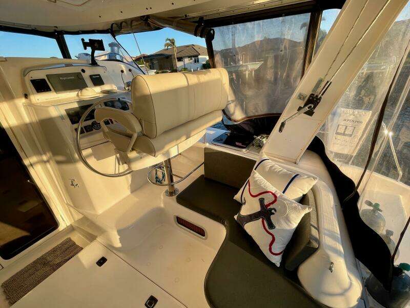 Una Vita 43ft Leopard Yacht For Sale