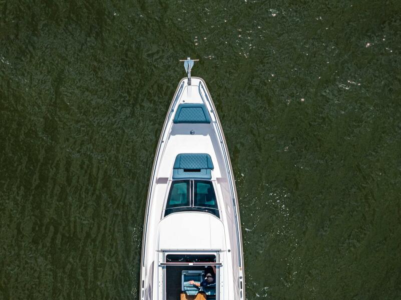 37' 2022 Axopar 37 XC Cross Cabin