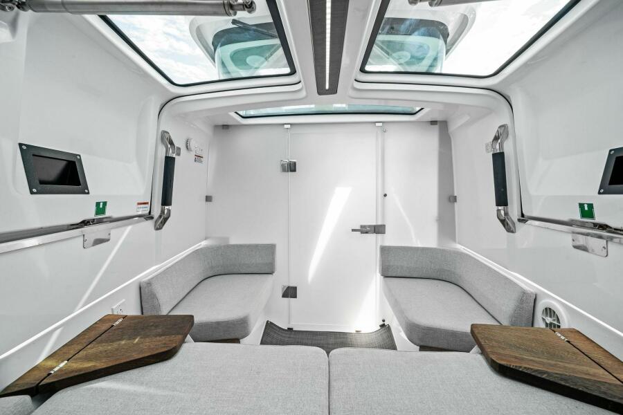 37' 2022 Axopar 37 XC Cross Cabin