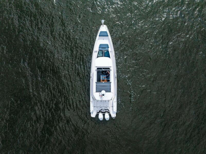 37' 2022 Axopar 37 XC Cross Cabin