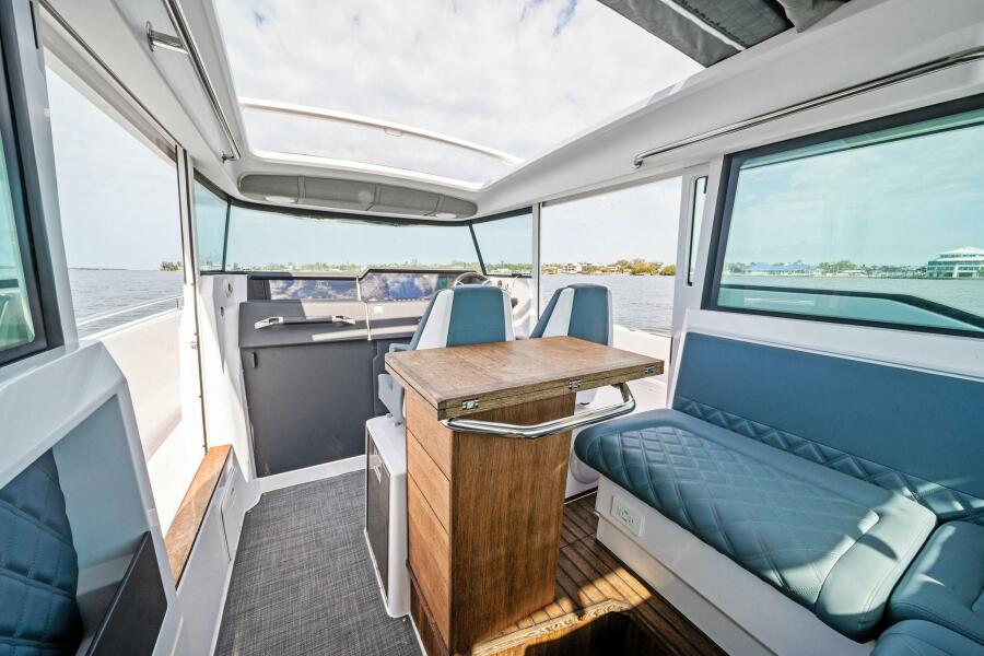 37' 2022 Axopar 37 XC Cross Cabin