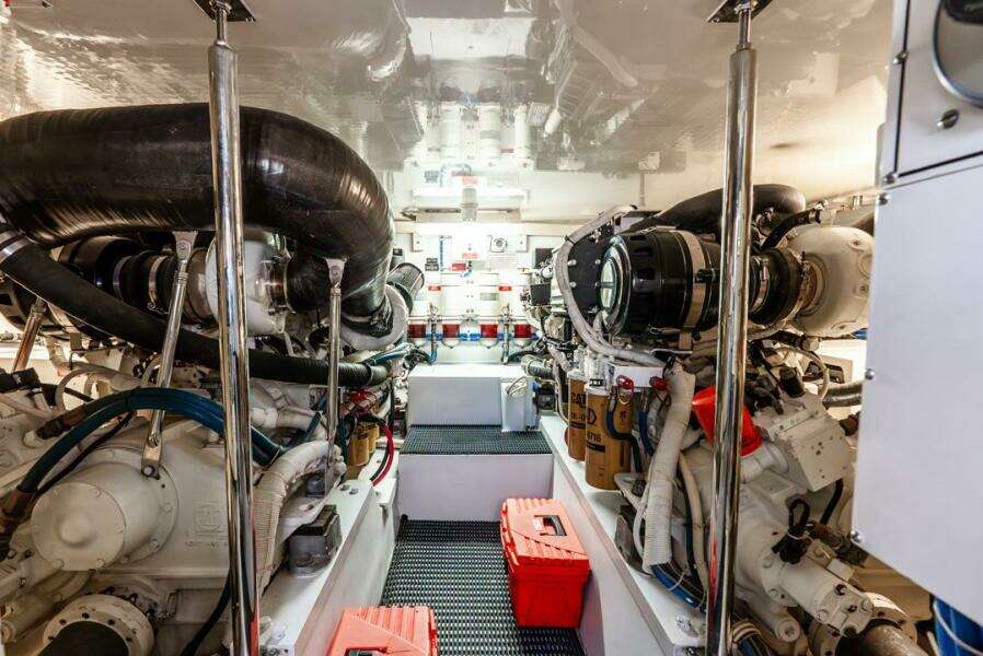 MY GIRL 50ft Hatteras Yacht For Sale