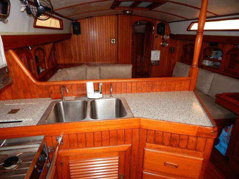 Perfect Fit 40ft Passport Yacht For Sale