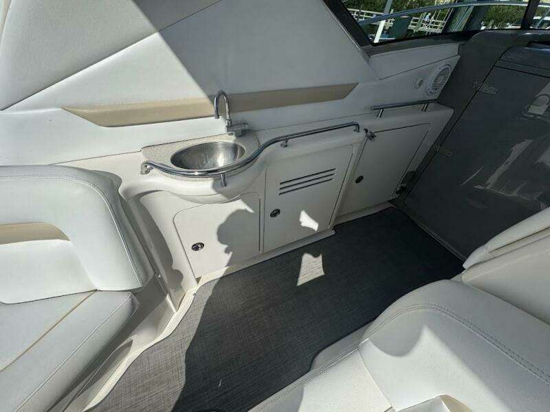38ft Sea Ray Yacht For Sale