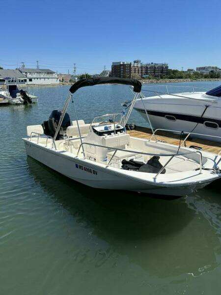 17ft Boston Whaler Yacht For Sale