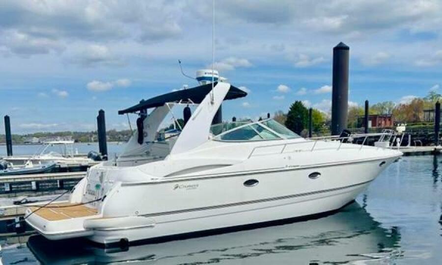 37' 2000 Cruisers 3772 Express