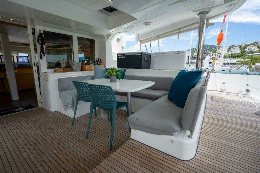 52ft Lagoon Yacht For Sale
