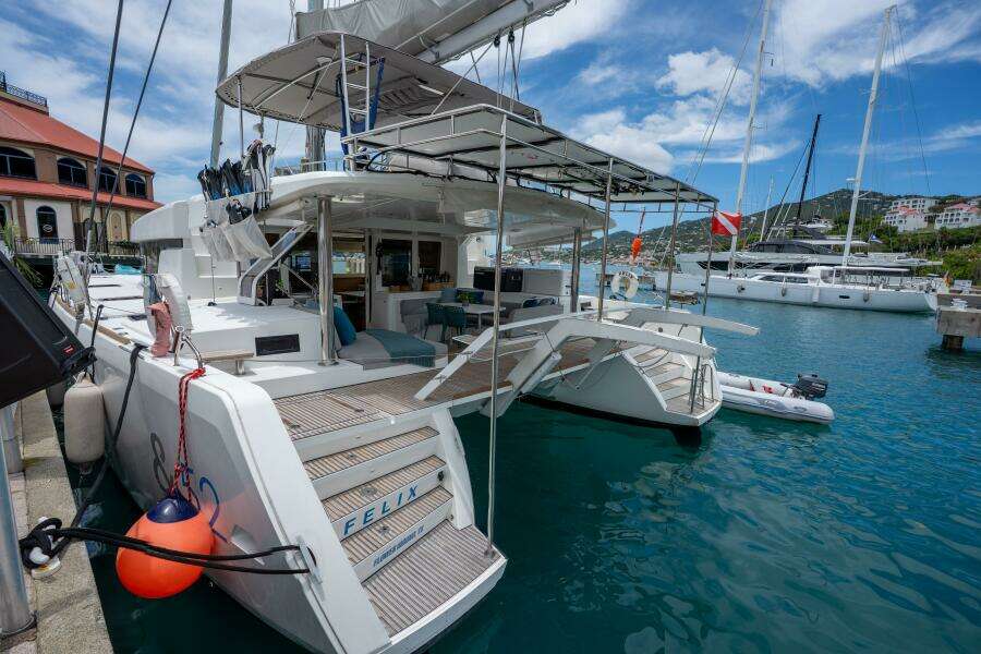 52ft Lagoon Yacht For Sale