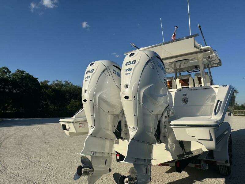 35ft Pursuit Yacht For Sale