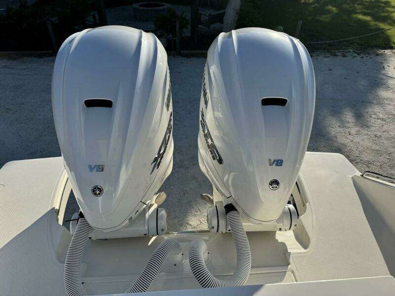 35ft Pursuit Yacht For Sale