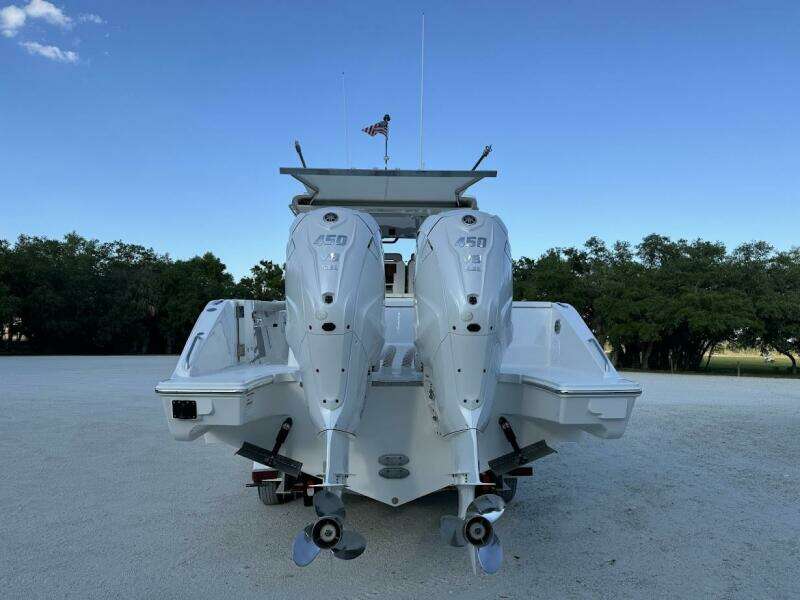 35ft Pursuit Yacht For Sale