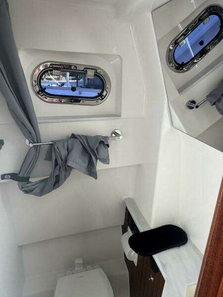 35ft Pursuit Yacht For Sale