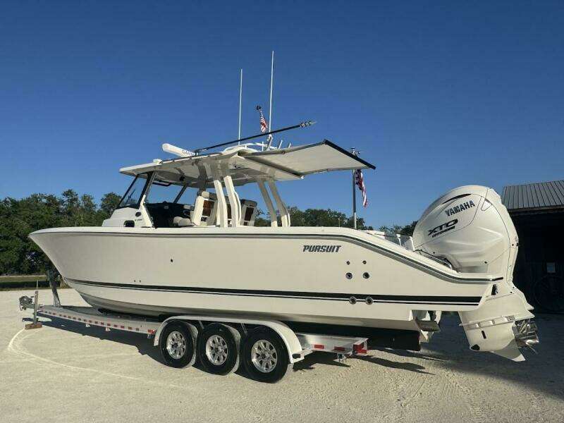 35ft Pursuit Yacht For Sale