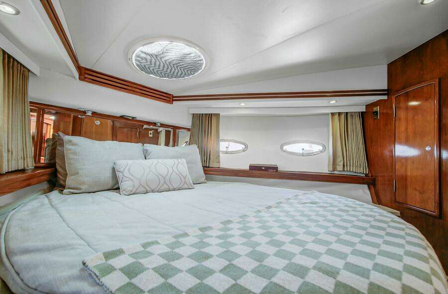 No Surrender 53ft Carver Yacht For Sale