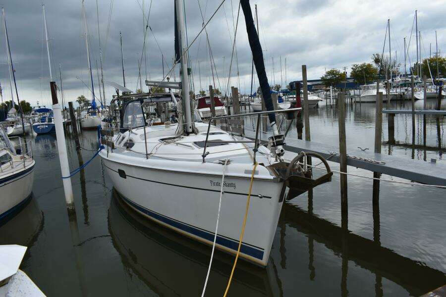 Pirate Shantey 38ft Hunter Yacht For Sale