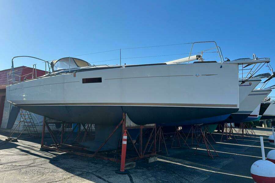 34ft Jeanneau Yacht For Sale