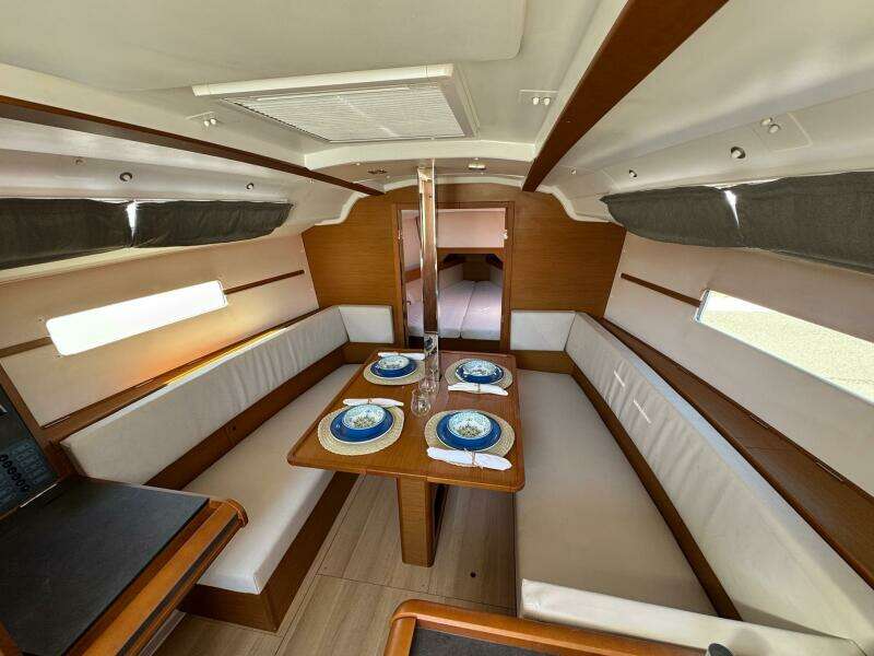 34ft Jeanneau Yacht For Sale