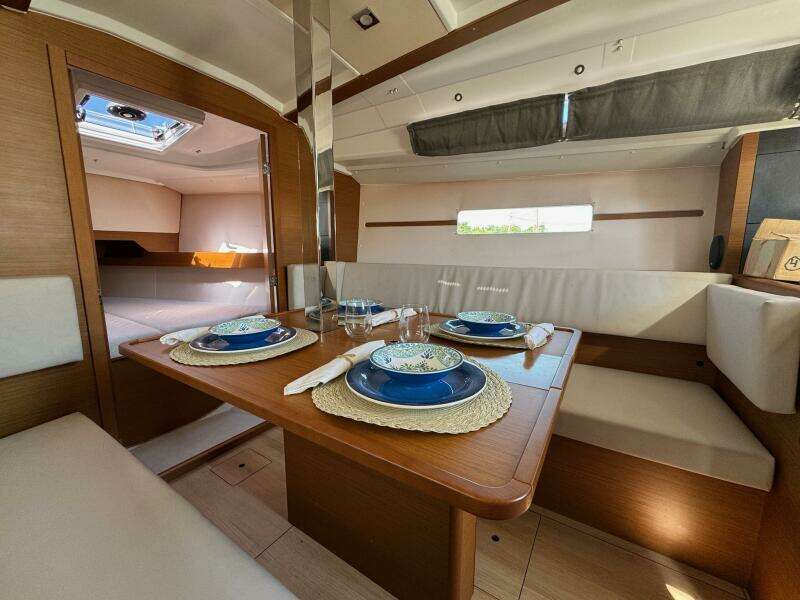 34ft Jeanneau Yacht For Sale