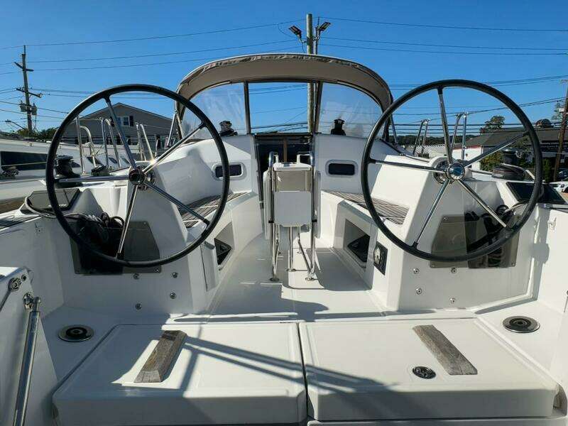 34ft Jeanneau Yacht For Sale