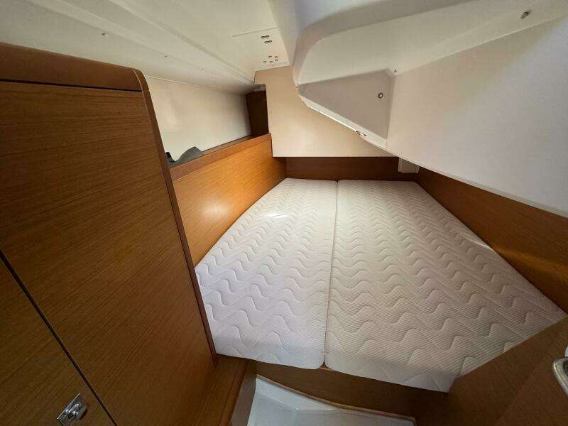 34ft Jeanneau Yacht For Sale