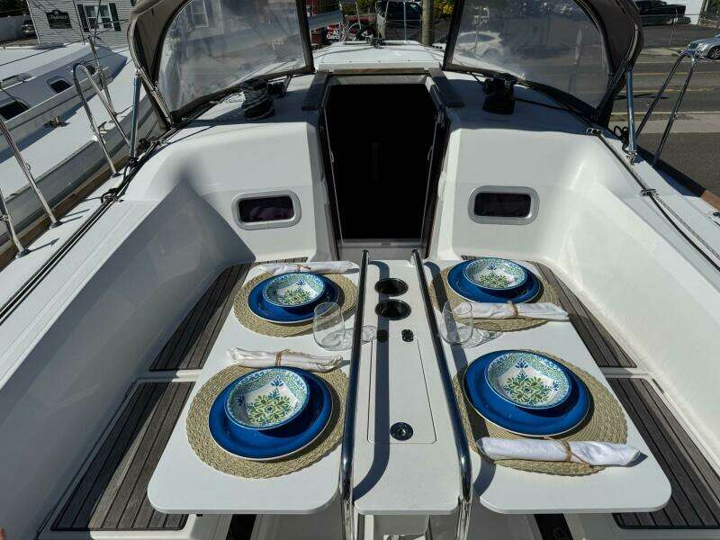 34ft Jeanneau Yacht For Sale