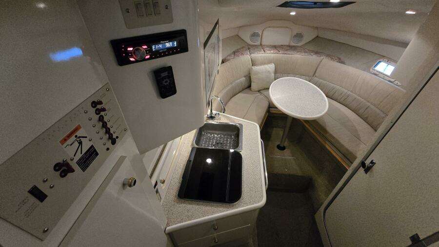 25ft Maxum Yacht For Sale