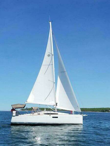 Messin  About 34ft Jeanneau Yacht For Sale Messin  About 34ft Jeanneau Yacht For Sale