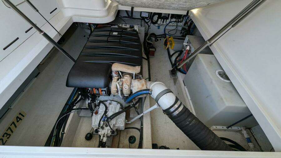 30ft Back Cove Yacht For Sale