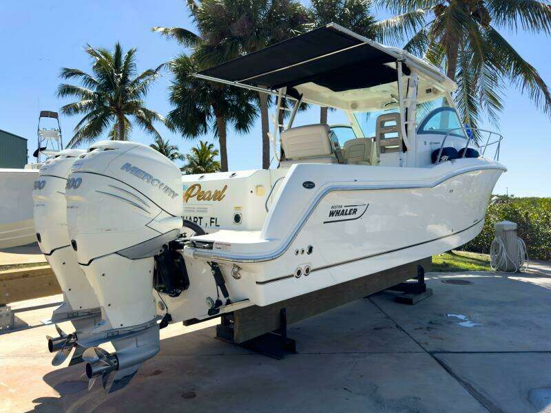 PEARL 31ft Boston Whaler Yacht For Sale