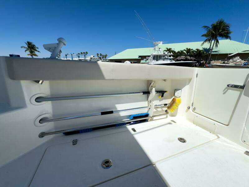 PEARL 31ft Boston Whaler Yacht For Sale