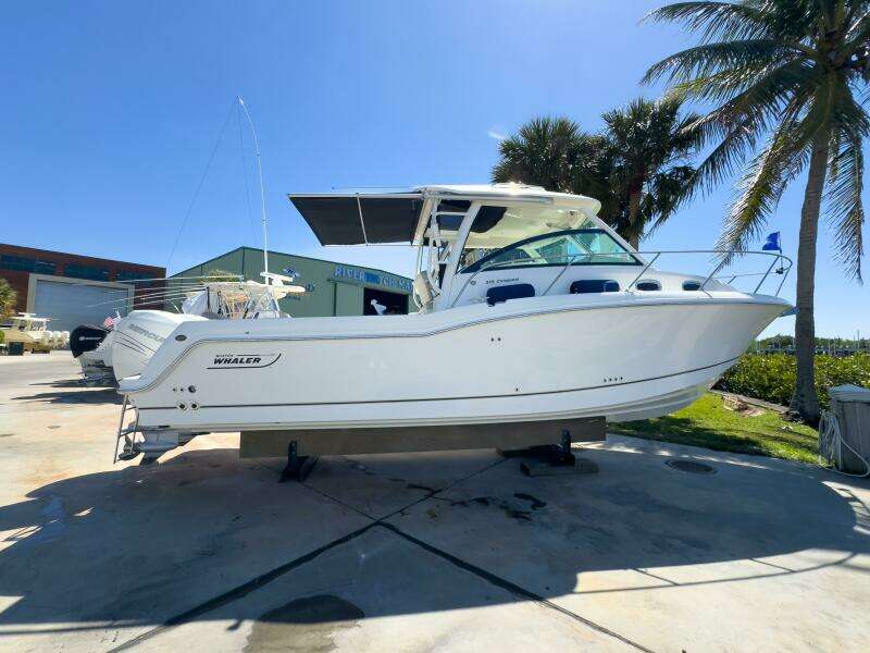 PEARL 31ft Boston Whaler Yacht For Sale