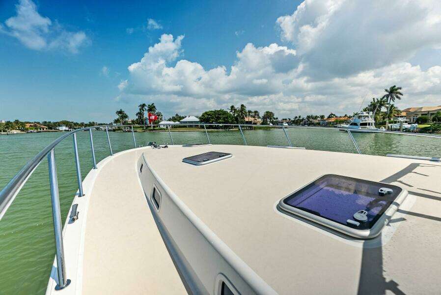 2022 MJM 53Z Galati Yacht Sales Trade