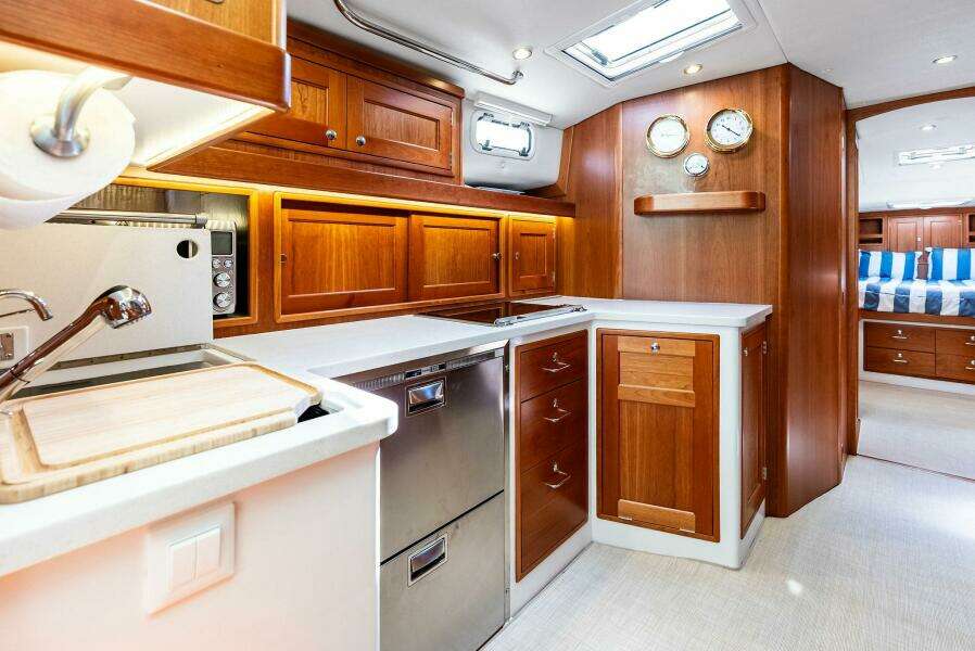 2022 MJM 53Z Galati Yacht Sales Trade