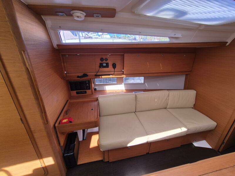 Vulgarie Machin 39ft Dufour Yacht For Sale