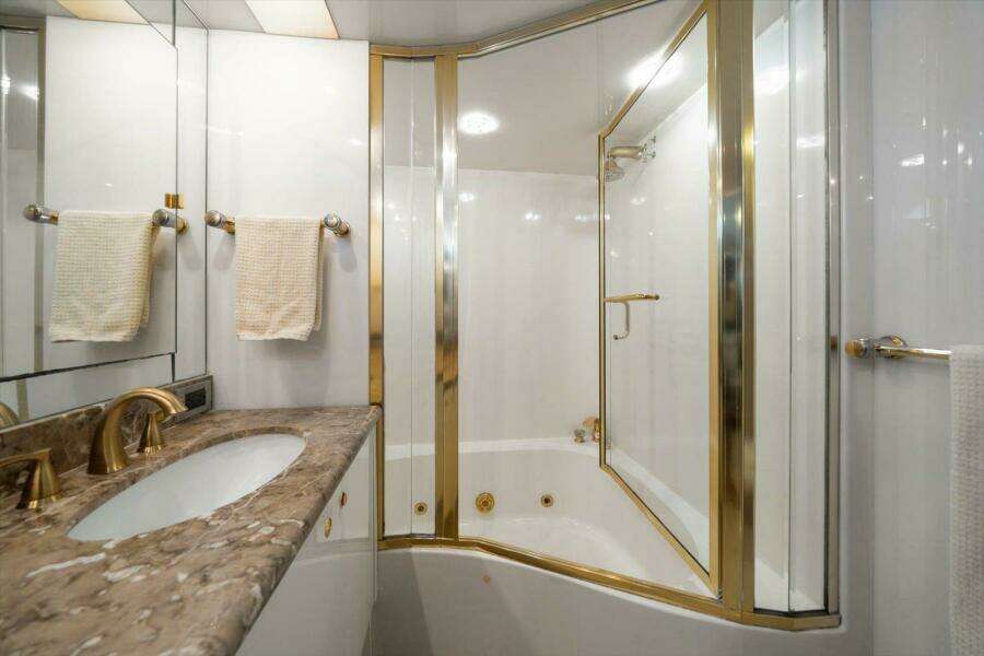 Octopi 76ft Lazzara Yachts Yacht For Sale