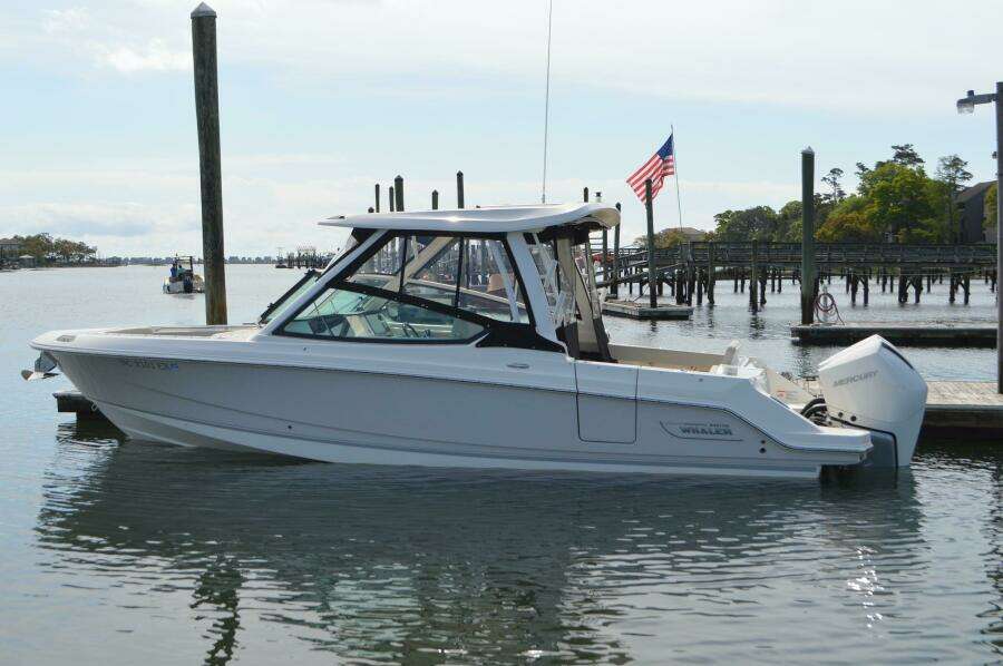 28ft Boston Whaler Yacht For Sale
