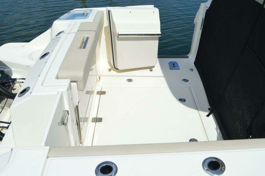 28ft Boston Whaler Yacht For Sale