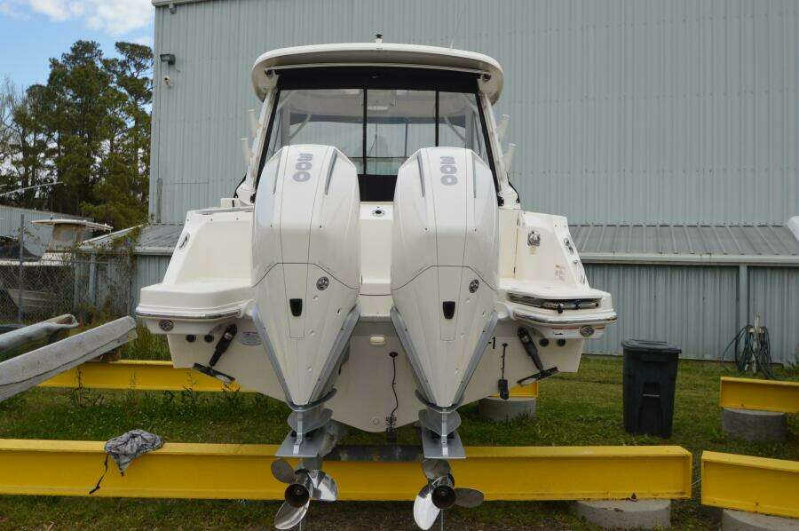 28ft Boston Whaler Yacht For Sale