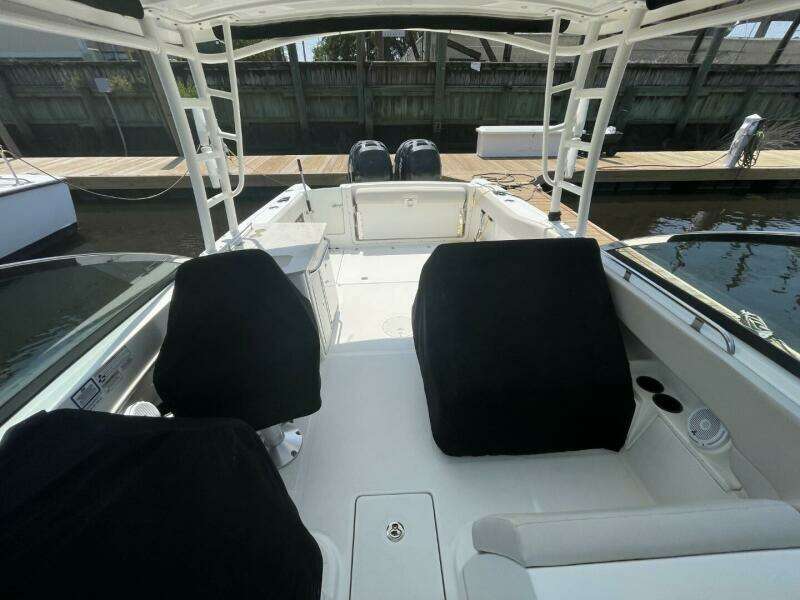 27ft Boston Whaler Yacht For Sale