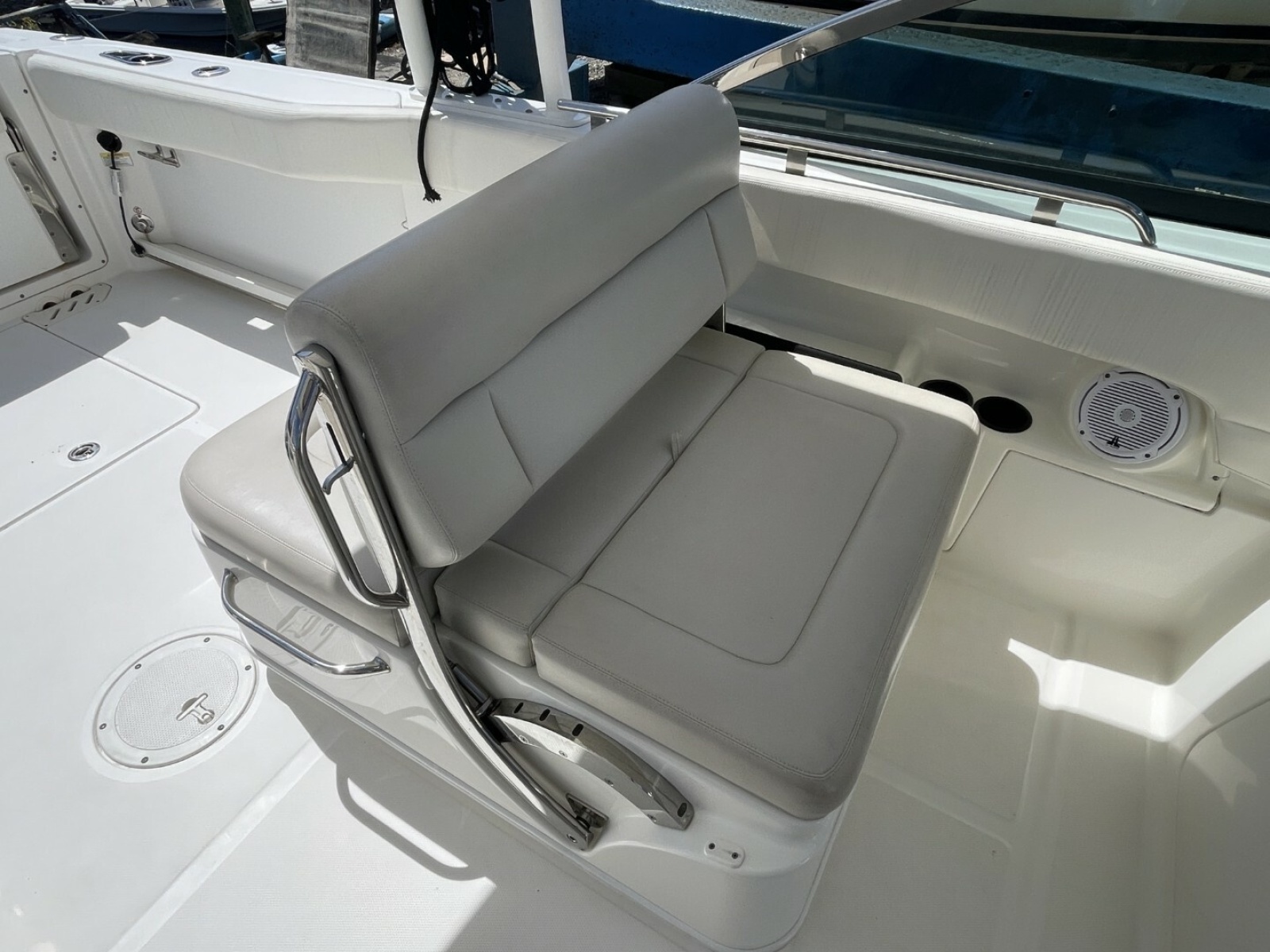 27ft Boston Whaler Yacht For Sale