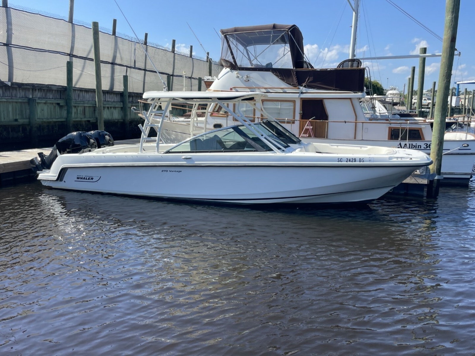 2016 Boston Whaler 270 Vantage