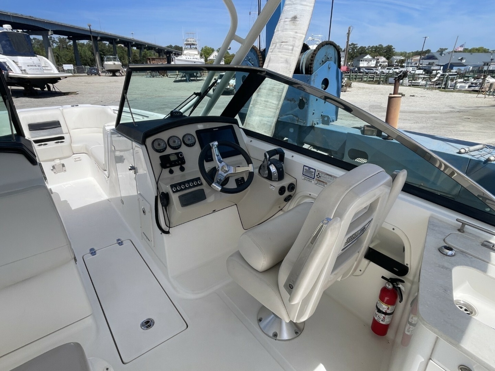 27ft Boston Whaler Yacht For Sale
