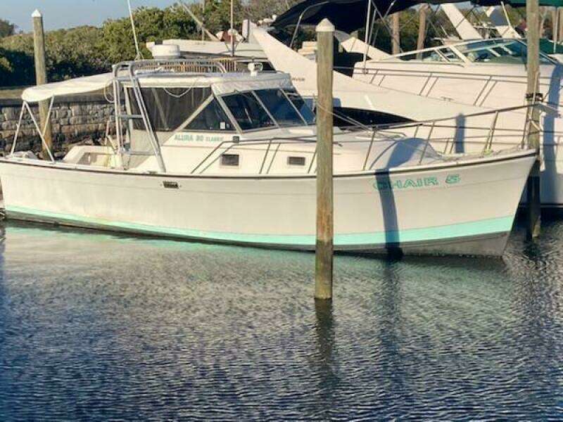 Chair 5 30ft Alura Yacht For Sale