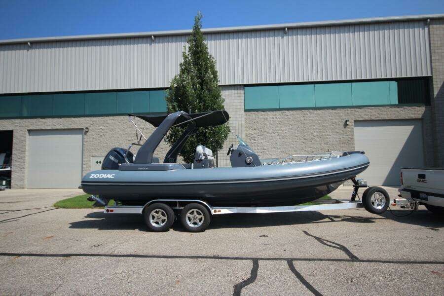 Spring Special Pricing 24ft Zodiac Yacht For Sale