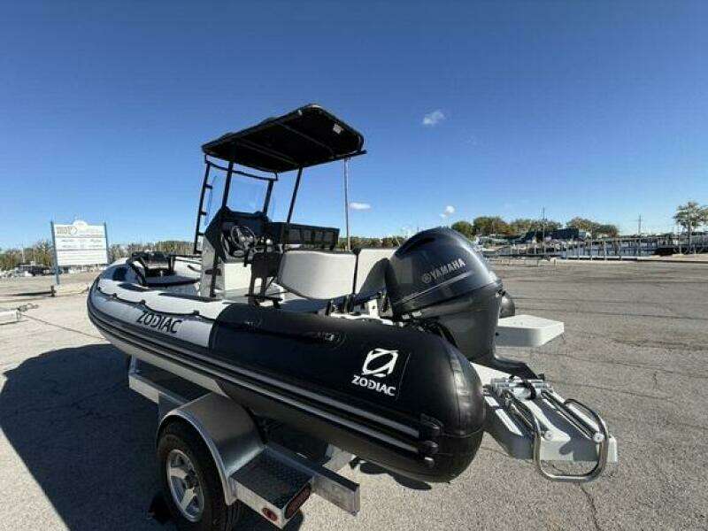 2023 Special Pricing 18ft Zodiac Yacht For Sale