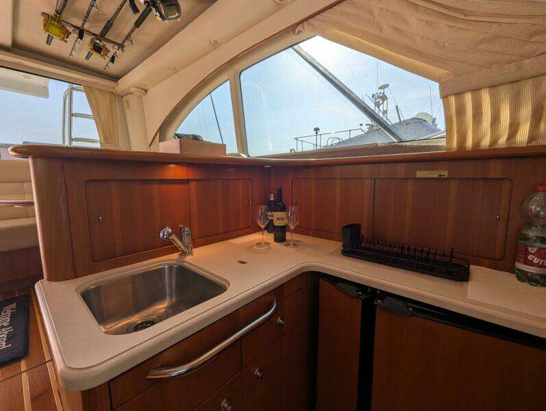 Tiara 3900 Conv. Galley