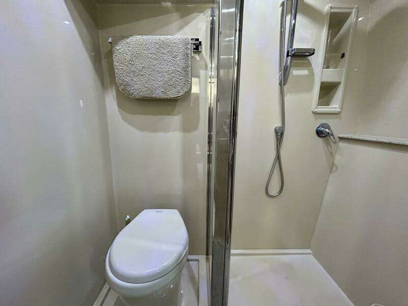 48ft Cruisers Yachts Yacht For Sale