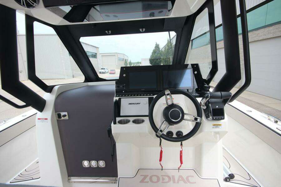 Summer Special Pricing 33ft Zodiac Yacht For Sale