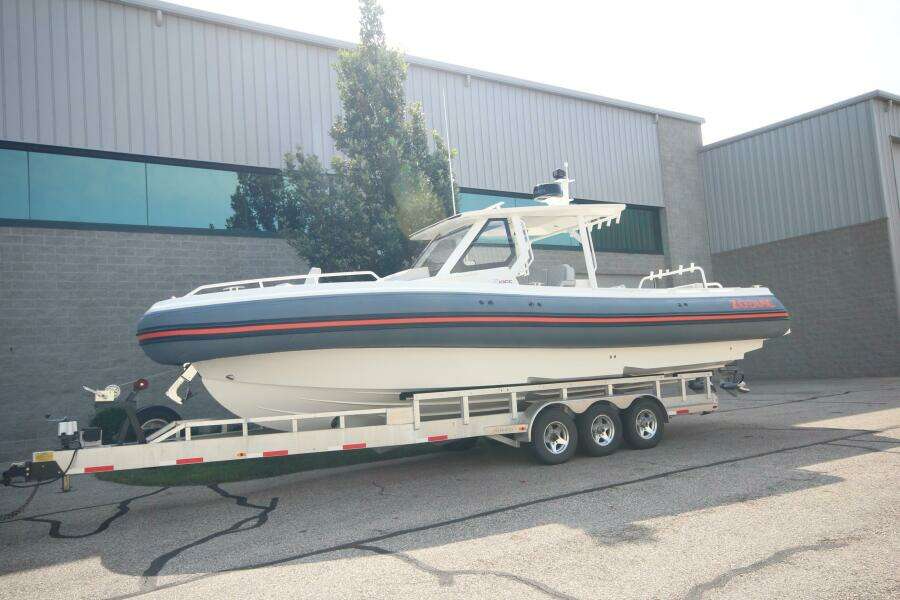 Summer Special Pricing 33ft Zodiac Yacht For Sale