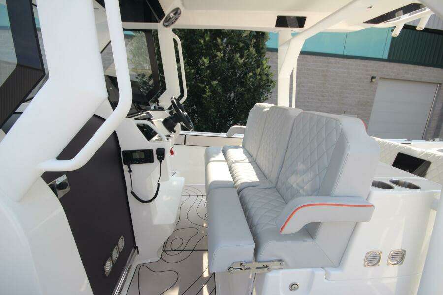 Summer Special Pricing 33ft Zodiac Yacht For Sale